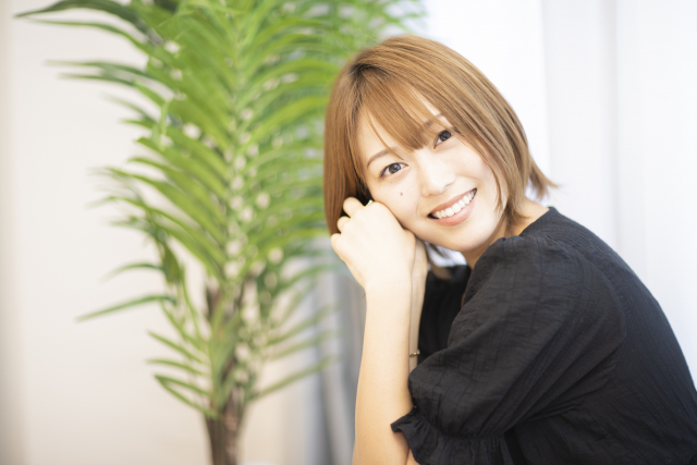 「若く見える女性」は愛される？「男性心理」が明かす惹かれる理由